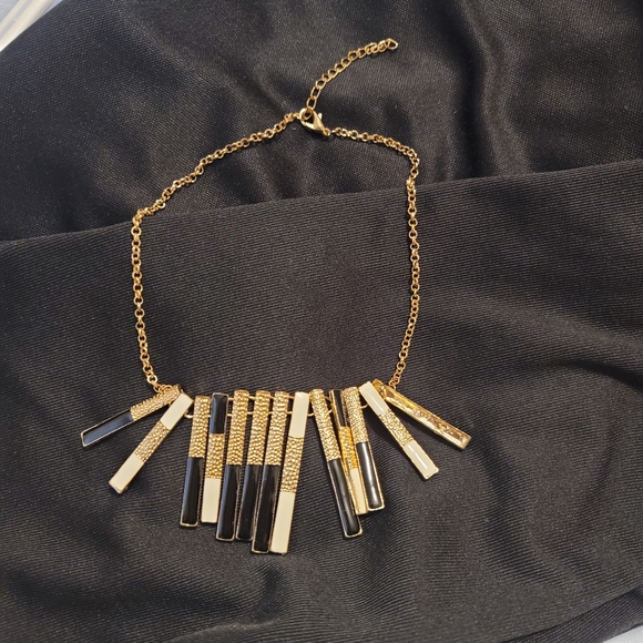 2/$25 or 3/$30 Elegant Gold and Black Necklace - Picture 1 of 2